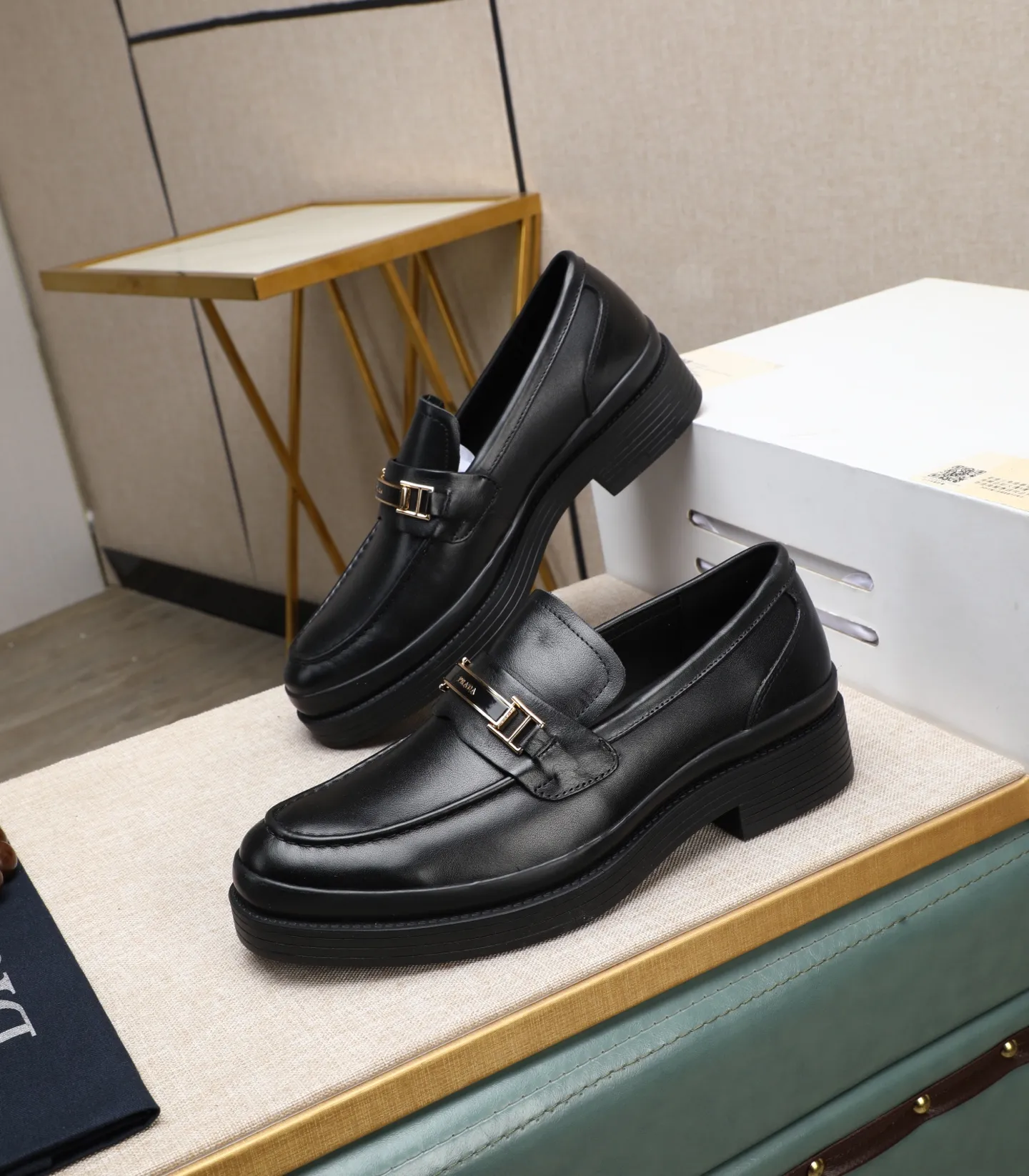 Men's men's shoes 💰540 (water-dyed cow leather) 📛📛PRADA high-end counter's latest formal business leather shoes 👔original and highest quality! Imported from Italy 🇮🇹 first-layer calfskin fabric ➕ cowhide lining Original outsole Formal size: 38➖44 (45 customized)